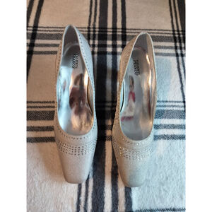 VALENTI FRANCO Sterling-1 & Sally-3 Champagne Heels - New in Box (Multi-Quantity
